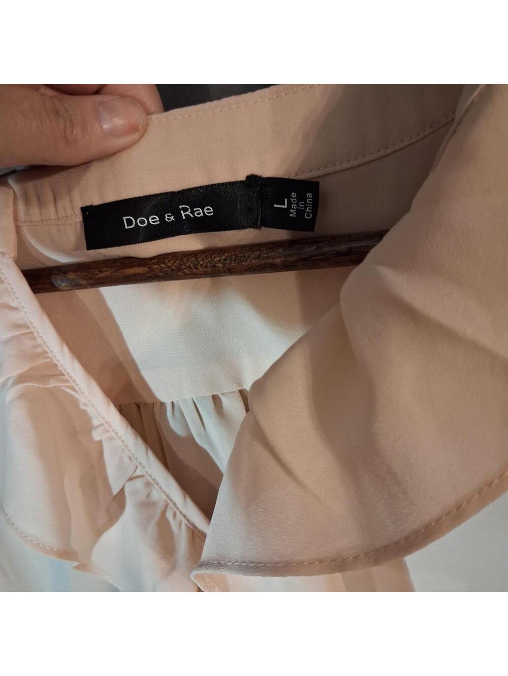 Doe & Rae Cream Ruffle Sleeveless Blouse - Picture 4 of 7